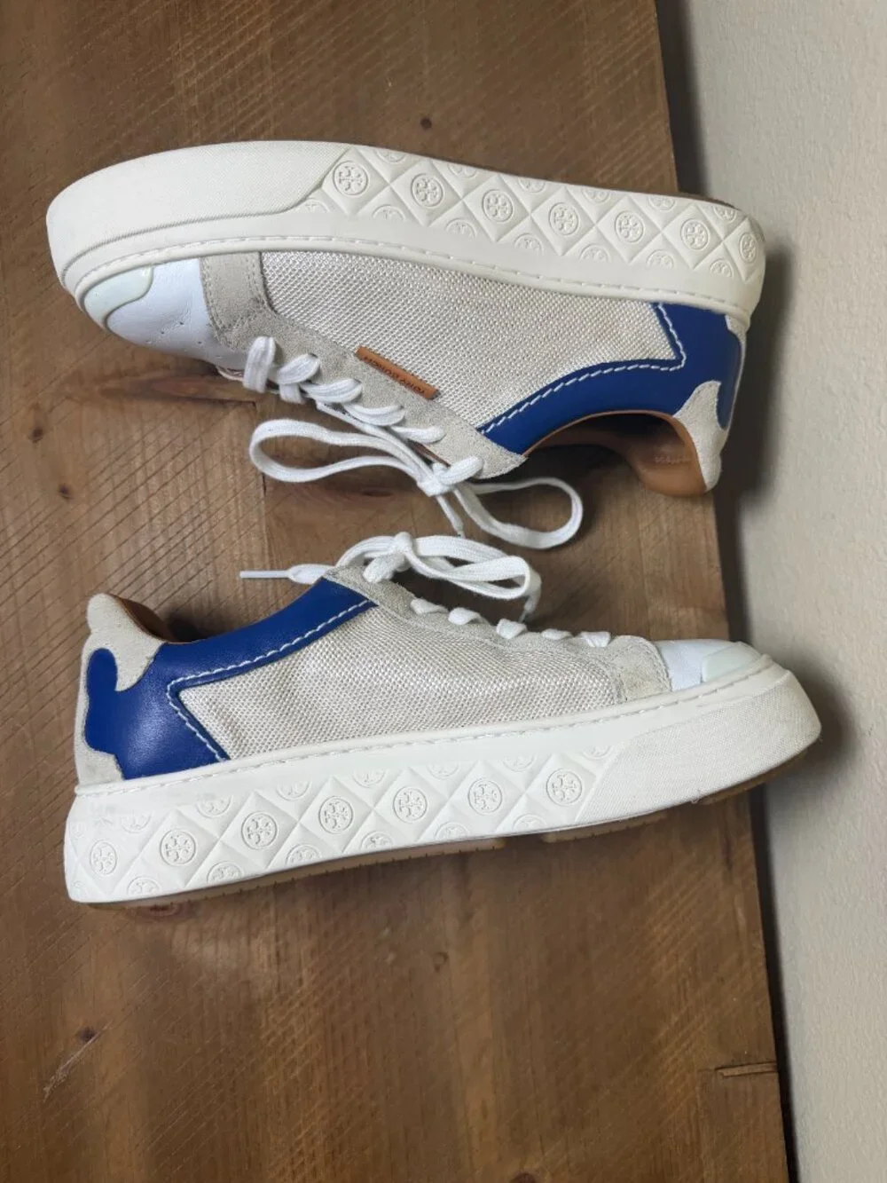 Tory Burch Ladybug Low Top Sneaker Cream & Blue Size 8